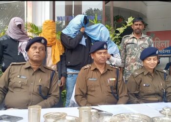 चोरी, लूट-छिनतई का उद्भेदन,5 अपराधी गिरफ्तार, 2किलो चांदी के सामान, DVR, 4 बाइक बरामद