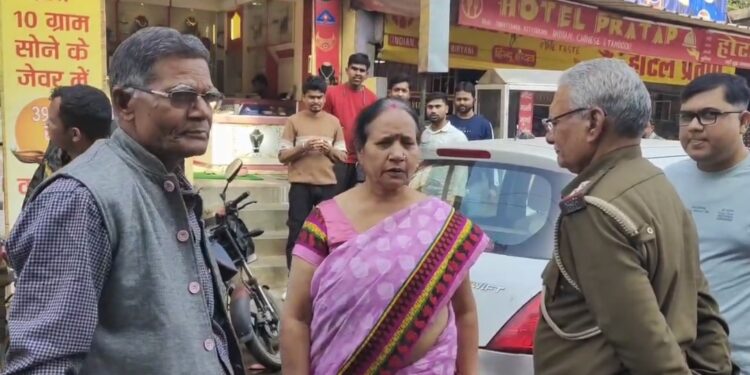 धनबाद में दिनदहाड़े महिला के गले से सोने चेन झपटकर फरार, जांच में जुटी पुलिस
