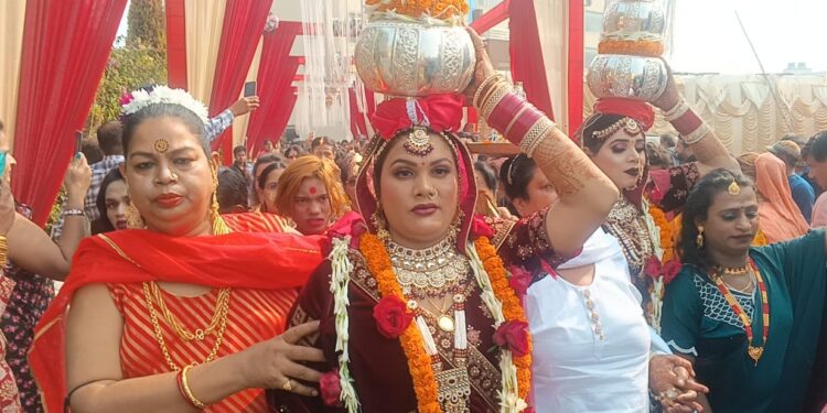 अखिल भारतीय किन्नर समाज के महाअधिवेशन के छठे दिन निकाली गई भव्य शोभा यात्रा