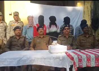 तेलंगाना,राजस्थान और बिहार के साइबर क्रिमिनल धनबाद के एक फ्लैट में रहकर कर रहा था ठगी, गिरफ्तार