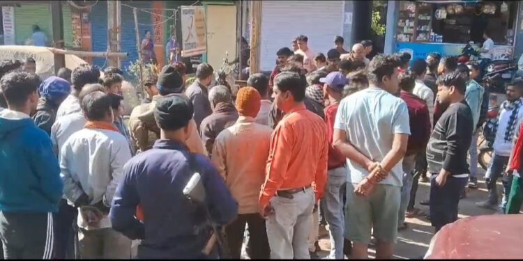 झरिया में मिला बछड़ा का कटा हुआ सिर, माहौल गरमाया, पुलिस ने मामले को कराया शांत