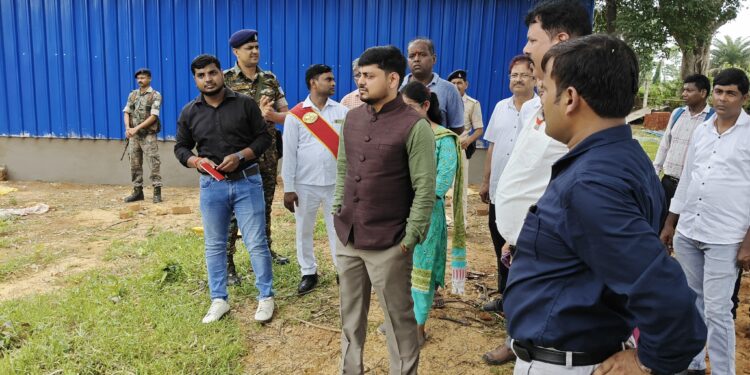 उपायुक्त आदित्य रंजन ने किया टुंडी एवं गोविंदपुर स्थित कृषक पाठशाला का निरीक्षण