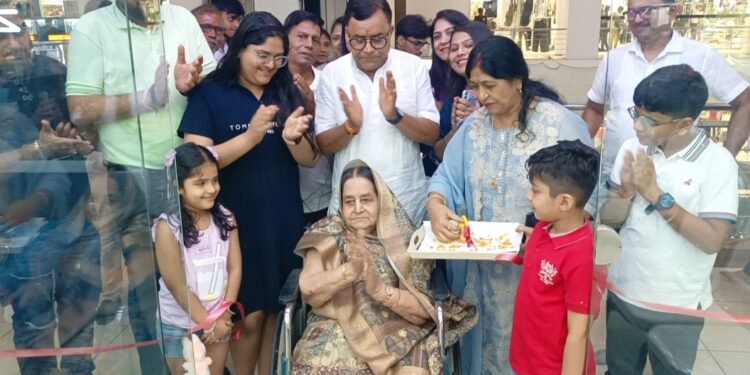 टॉयज एंड गिफ्ट का शोरूम टिनी टू टॉडलर का प्रभातम मॉल में उद्घाटन
