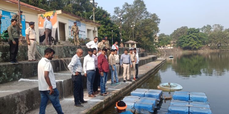 DC, SSP ने विभिन्न छठ घाटों का किया निरीक्षण, सफाई व्यवस्था, सुरक्षा पर रहेगा विशेष ध्यान