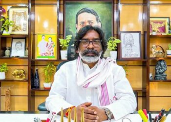 चाईबासा बच्चों को HIV संक्रमित खून चढ़ाने के मामले में CM ने सिविल सर्जन समेत कई अधिकारी किया निलंबित