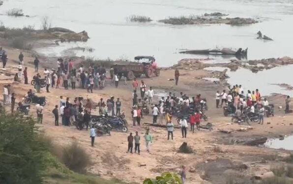 दामोदर नदी के तेलमच्चो में स्नान करने गए 5 युवक डूबा, तीन को बचाया गया, एक शव मिला एक लापता