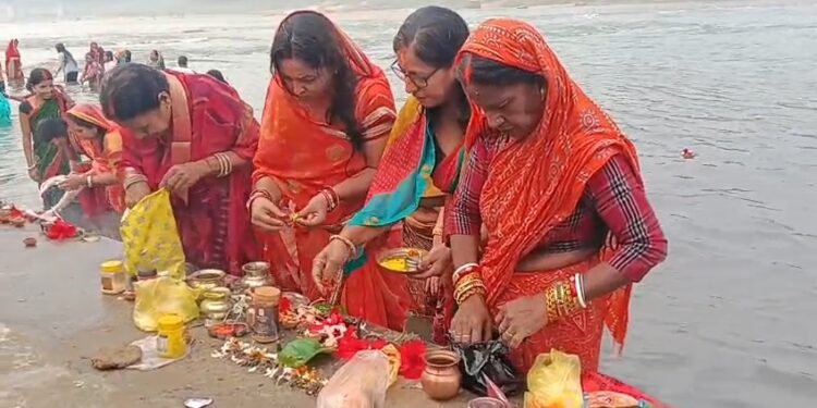 कार्तिक पूर्णिमा पर दामोदर में श्रद्धा का महासंगम ,हजारों श्रद्धालुओं ने लगाई आस्था की डुबकी