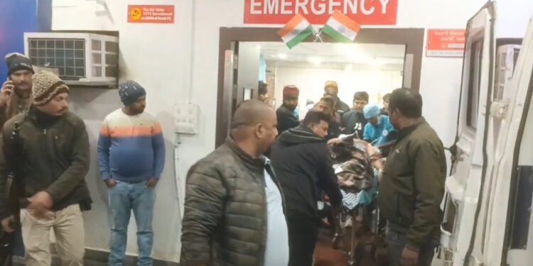 पेट्रोल पंप मालिक के बेटे को लगी गोली, रेफर, पुलिस जांच में जुटी