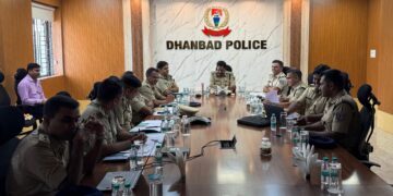 सात जिलों में अपराध नियंत्रण और विधि व्यवस्था का छोटानागपुर आईजी ने धनबाद में किया समीक्षा बैठक, लंबित कांडों के शीघ्र निष्पादन का निर्देश
