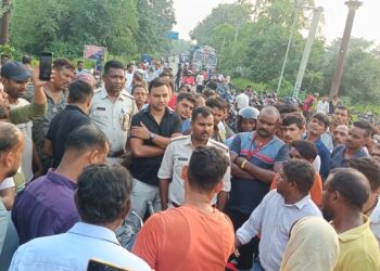 जितिया पर्व में परिवार के साथ स्नान करने गई युवती दामोदर नदी में डूबी, खोज बीज जारी