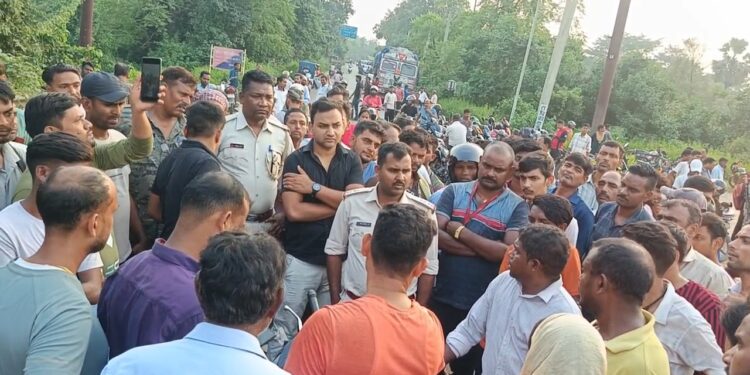 जितिया पर्व में परिवार के साथ स्नान करने गई युवती दामोदर नदी में डूबी, खोज बीज जारी
